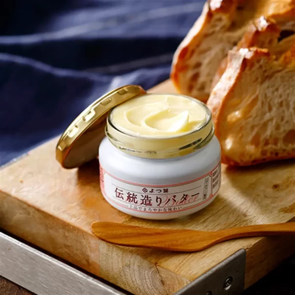 ビン入りのよつ葉伝統造りバター